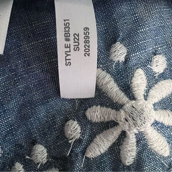 J. Crew Sleeveless Chambray Top Size M - Picture 11 of 12